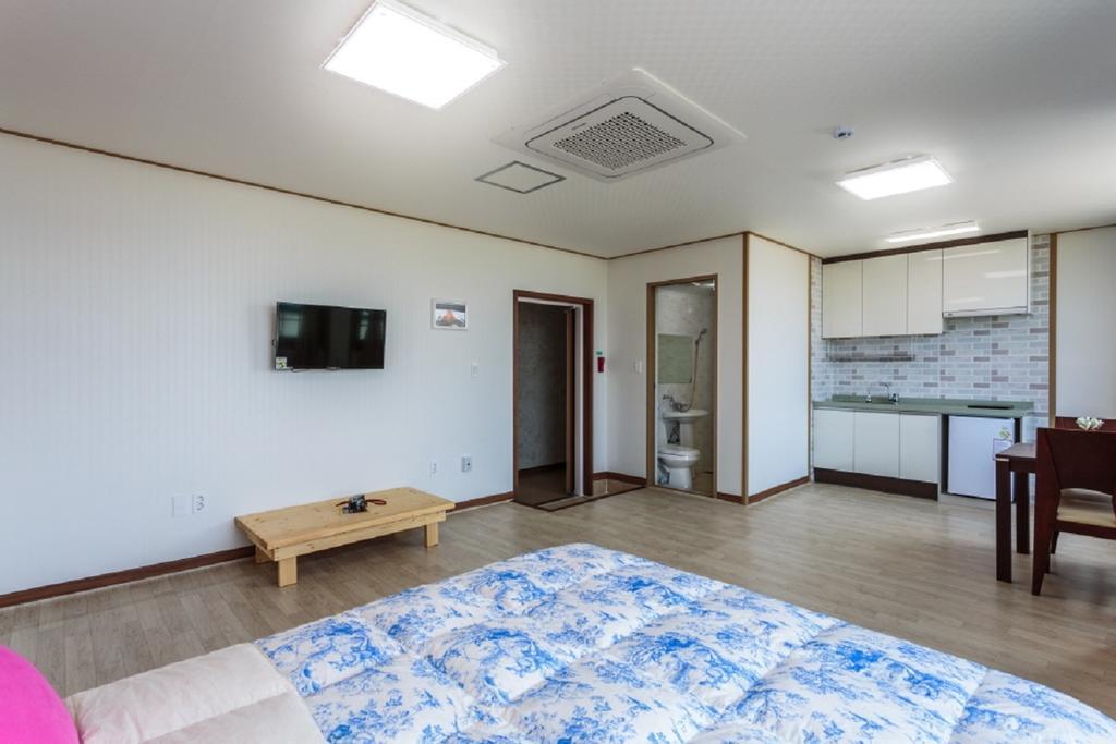 Jeju Wayo Pension Экстерьер фото